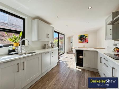 Kitchen (2)