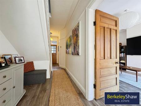 Entrance hall (2)
