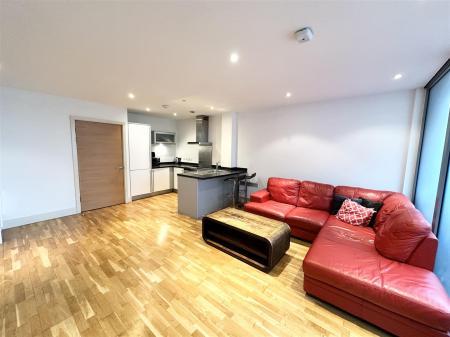 Open Plan Lounge / Kitchen
