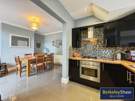 Kitchen diner