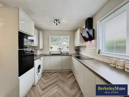 Kitchen (2)