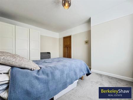Bedroom 2 (2)