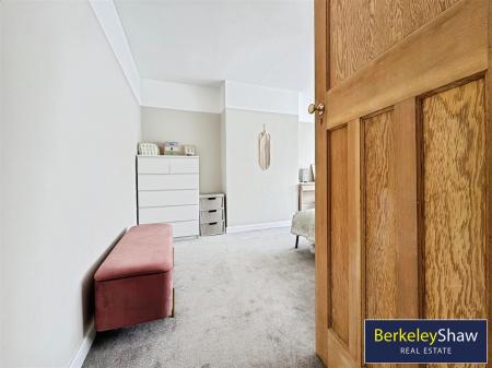 Bedroom 1 (2)