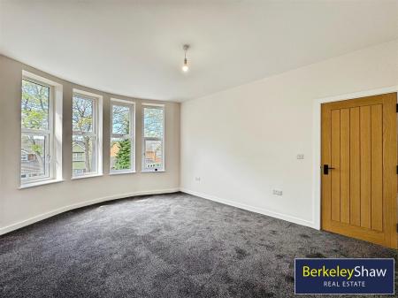 Bedroom 1 (2)