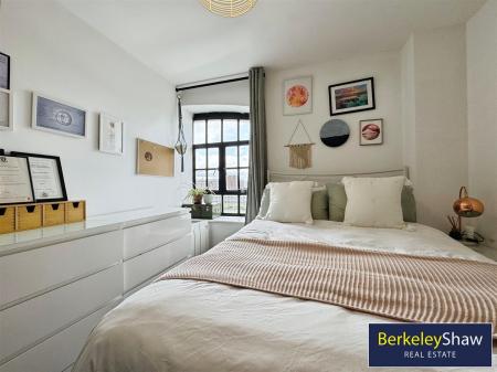 Bedroom 2 (2)