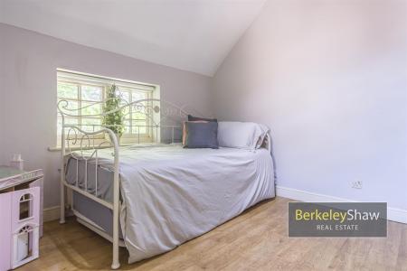 Sycamore Avenue Crosby L23