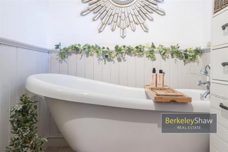 Sycamore Avenue Crosby L23