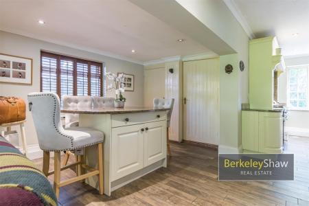 Sycamore Avenue Crosby L23