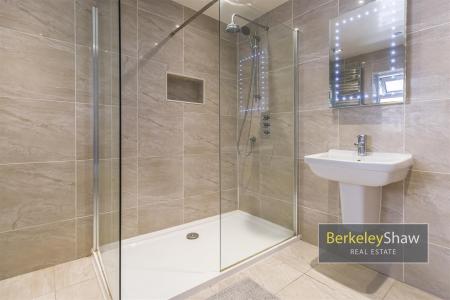 Sycamore Avenue Crosby L23