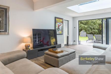 Sycamore Avenue Crosby L23