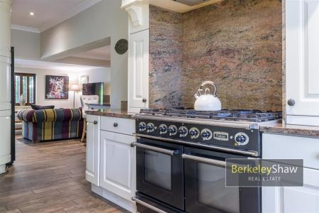 Sycamore Avenue Crosby L23