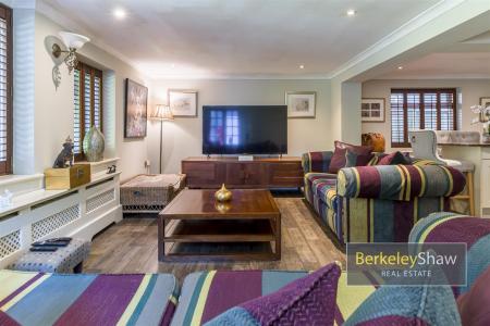 Sycamore Avenue Crosby L23