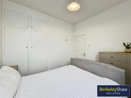 Bedroom 1 (2)
