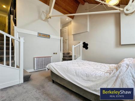 Master bedroom (2)