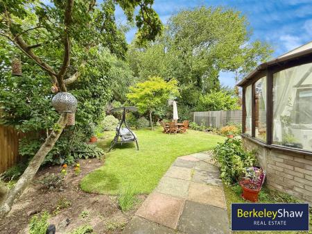 b693d053--4981-84C6-FF19606B9EA9-29898-000004AA5A0