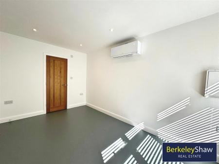 Stoneleigh Park, Thornton