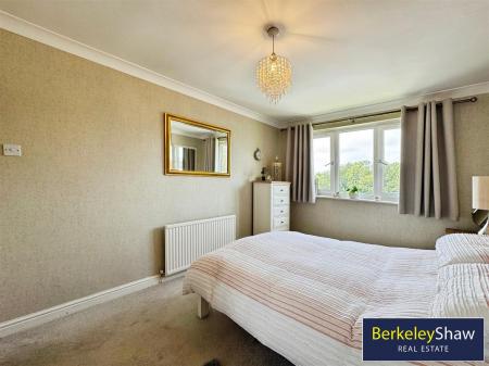 Bedroom 1 (2)