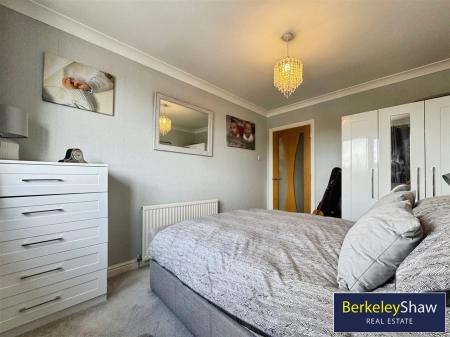 Bedroom 2 (3)
