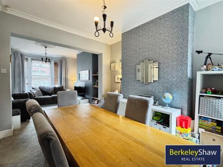 Dining room (2)
