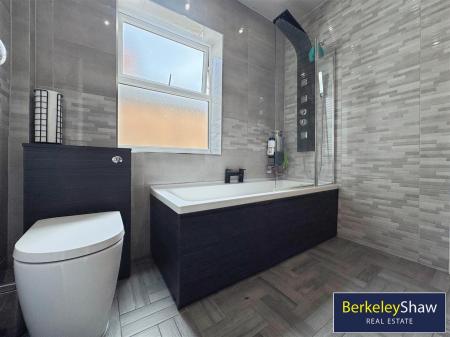 Penrhyn Avenue, L21
