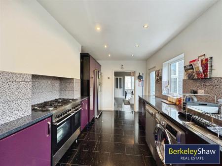 Penrhyn Avenue, L21
