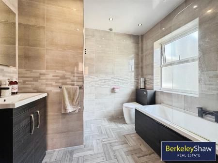 Penrhyn Avenue, L21