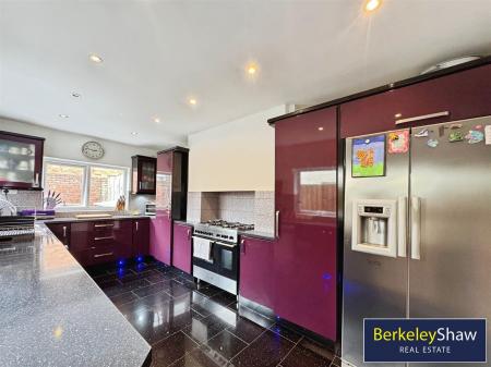 Penrhyn Avenue, L21