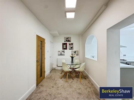 Dining room (2)