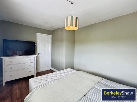 Bedroom 1 (2)