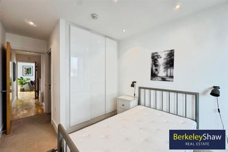 Master bedroom (2)