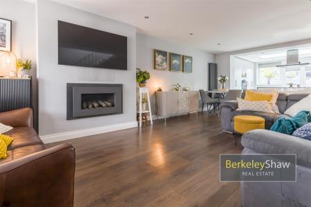 Living/dining room