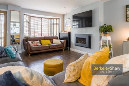 Living/dining room (2)