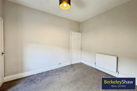 Bedroom 2 (2)