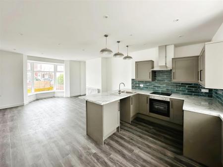 Open Plan Lounge / Kitchen