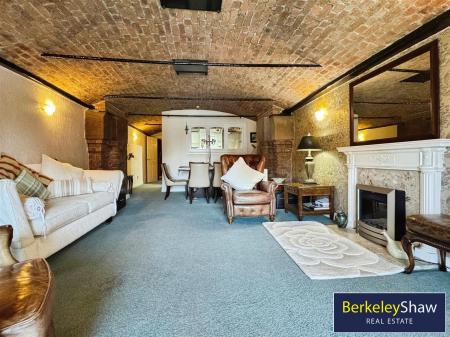 Living/dining room (2)