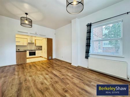 Open plan kitchen diner/living