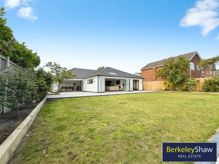 58dee85e--4154-83B2-327C4944FDAF-24598-0000038BFB5