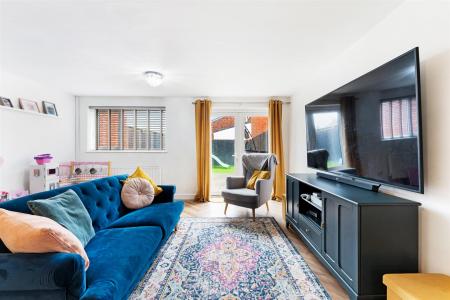 Lakeside View-Living room (2)