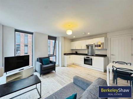 Kitchen diner/living area (3)