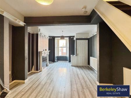 Living/dining room (3)