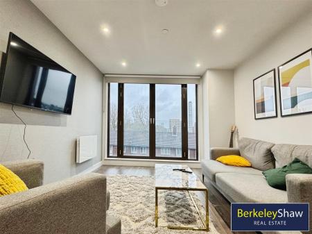 Kitchen diner/living area (3)