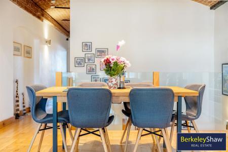 Living/dining area (8)