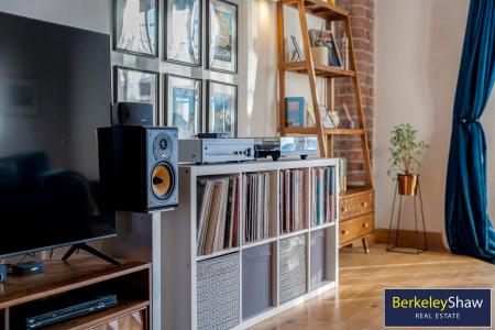 Living/dining area (7)