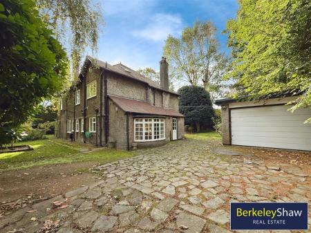 302b79a7--452F-BF16-83A1DFA2EAA0-55072-000008227F7