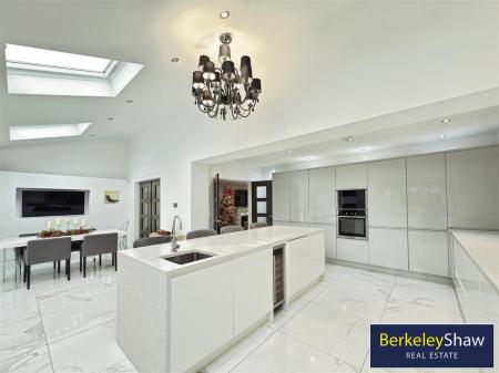 Kitchen breakfast room