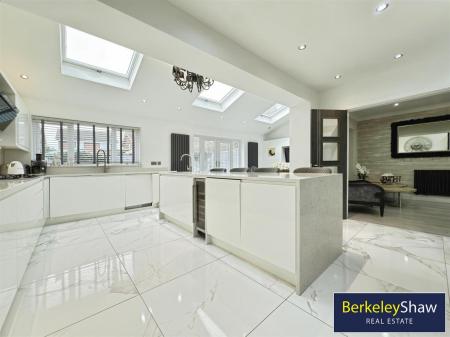 Kitchen breakfast room