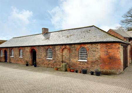 Outbuilding/Garage