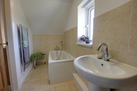 En-Suite Bathroom