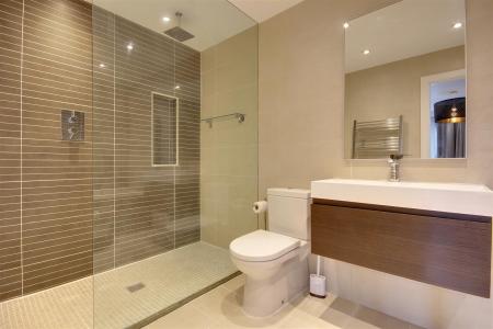 En-Suite Bath/Shower Room