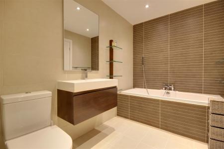 En-Suite Bath/Shower Room